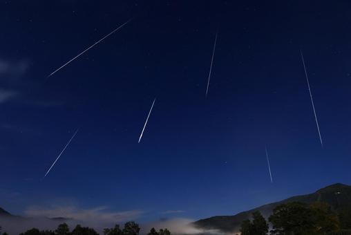 流れ星はなぜ流れる？流星群の仕組みと観察のコツを徹底解説