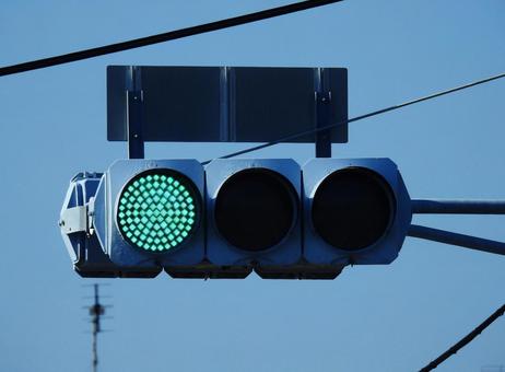 本物‼️信号機ユニット青 世界では通用しない？日本だけが信号を「青」と呼ぶ不思議